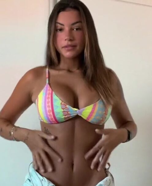 Show Big Tits [ Gabriela Moura ] – 0nlyfans !