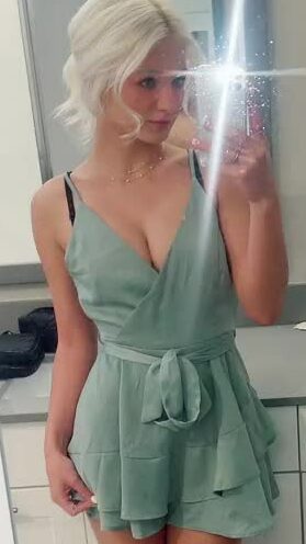 Show Body sexy on Mirror [ Kayla Void ] HOT !