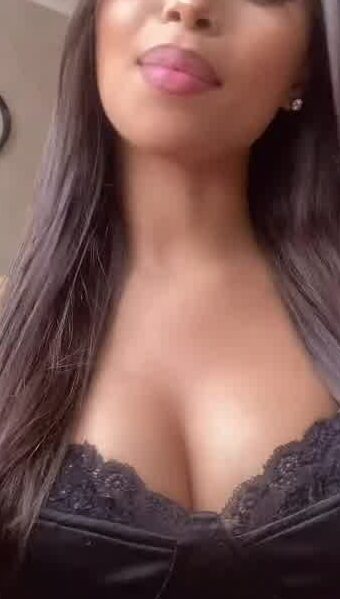 Yasmin Adelina – Video HOT [ Big tits ] !