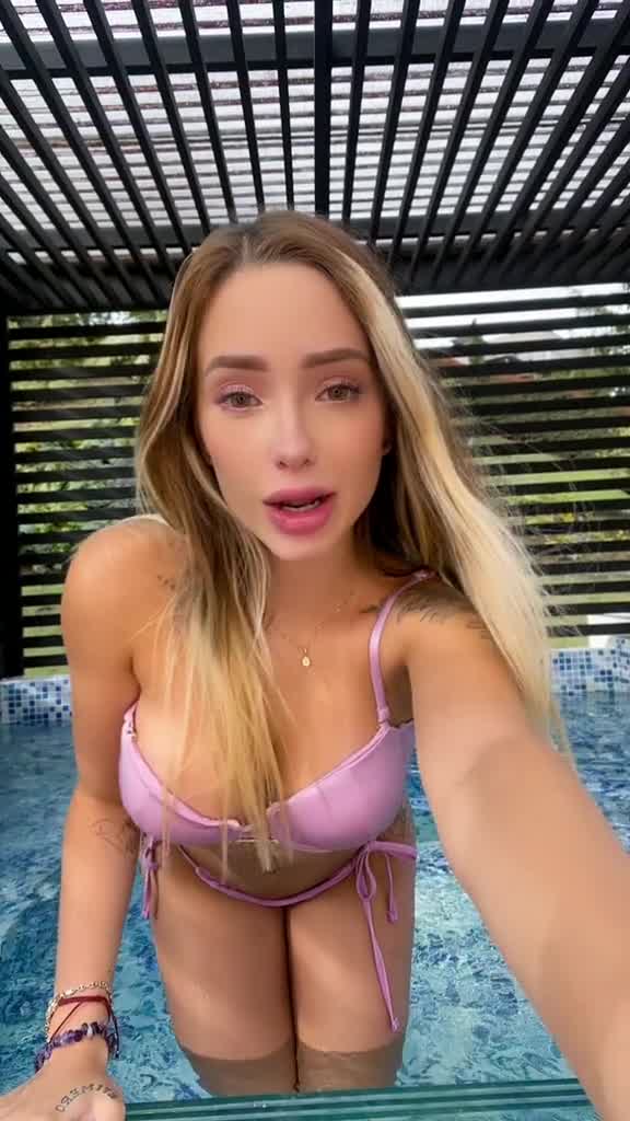Maria Julissa SHow Nipple [ 0nlyfans ] . HOT !