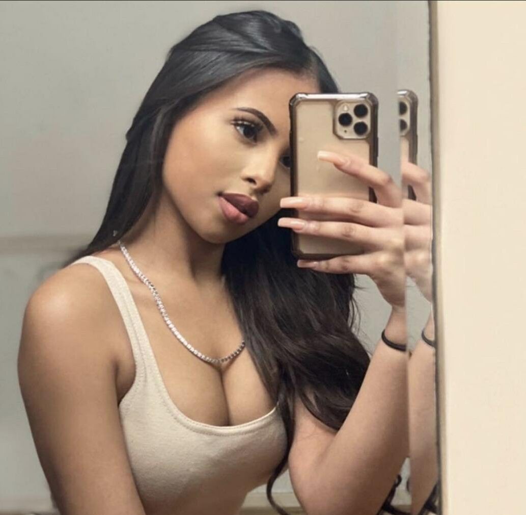 Yasmin Adelina [ Camshow ] N.aked Big Tits – Video HOT !