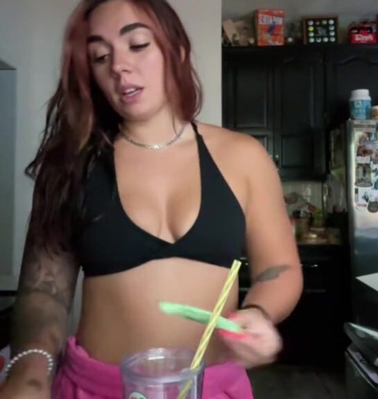 Show Big Tits ! HOT Sexy [ Abby Berner ] !!!