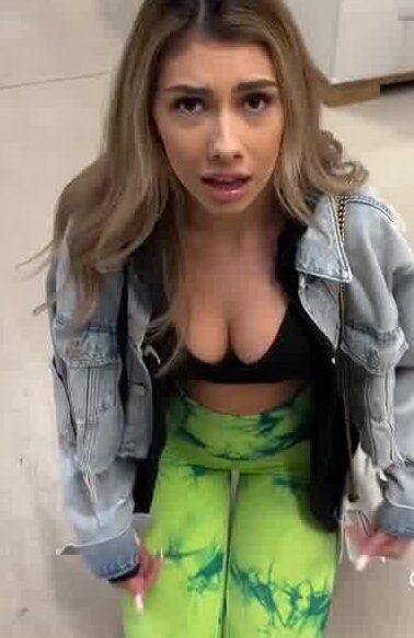 sophie_foxiee ! Big Tits [ Erotic Video ] !