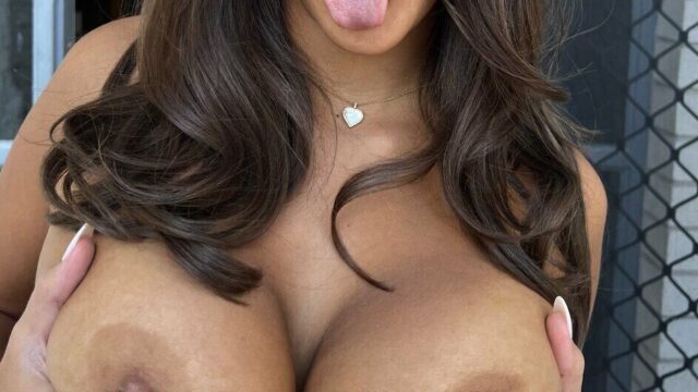 Naked Nipple [ mia bailey ] Very Sexy – Leaks  !