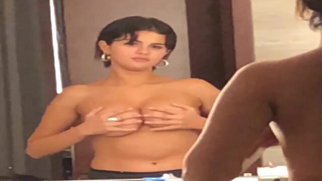 Selena Gomez Leaks Onlyfans ! Nude On Mirror