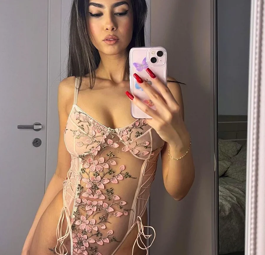 sophie_foxiee/Sophie Rayne Camshow Erotic Body HOT Sexy – Onlyfans Leaks Of !!!