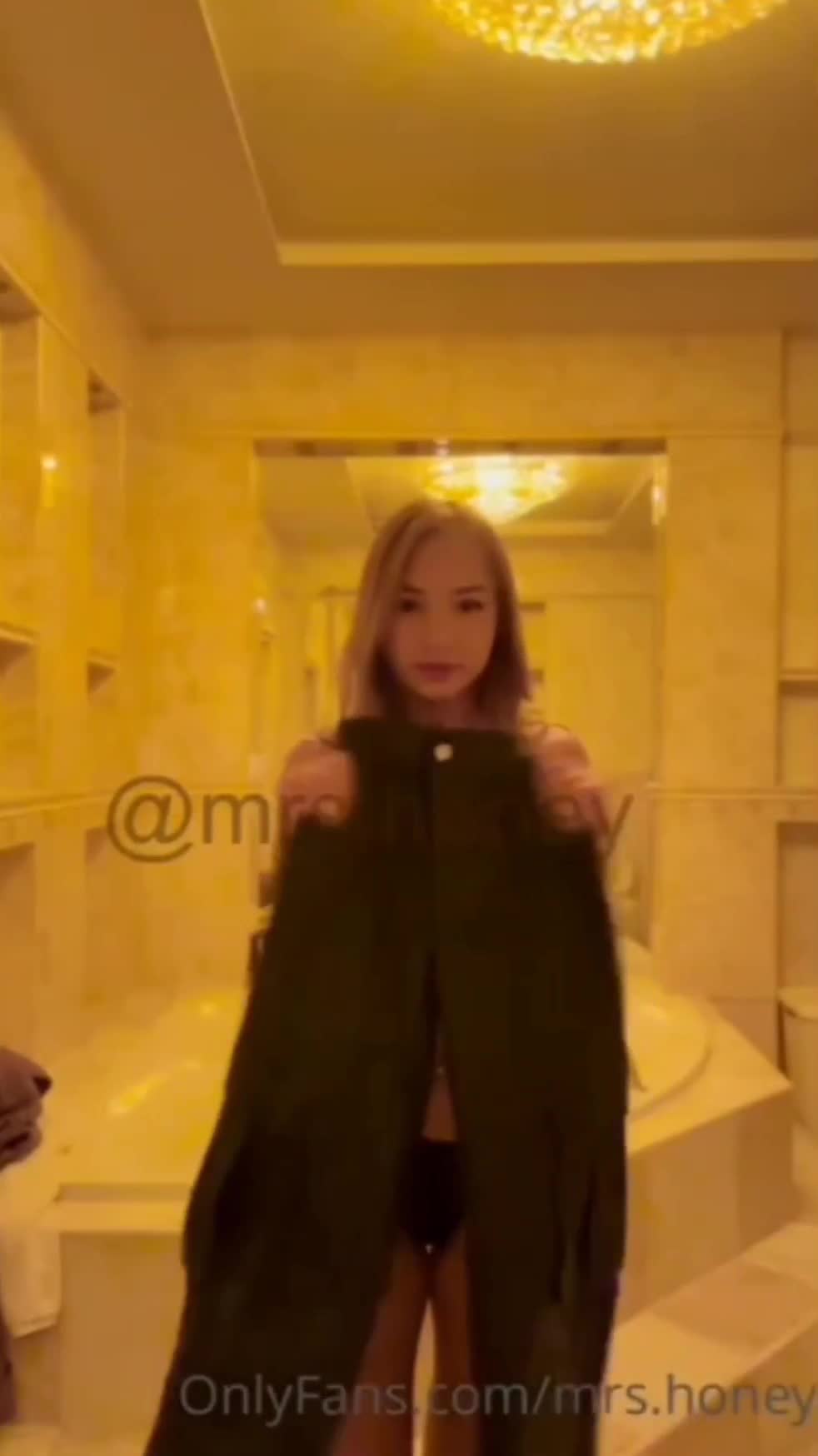 Zooemoore Onlyfans Leaks – Masturbate Show Pussy So Wet !!!
