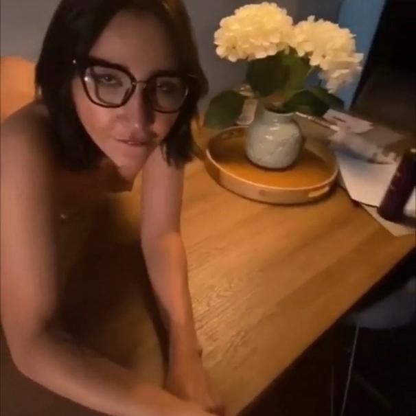Annabgo Glasses Girl Sex Tape Video Leaked