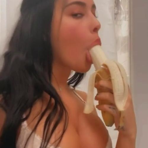 Devorah Roloff Nude Banana Sucking Like Cock Video Leaked